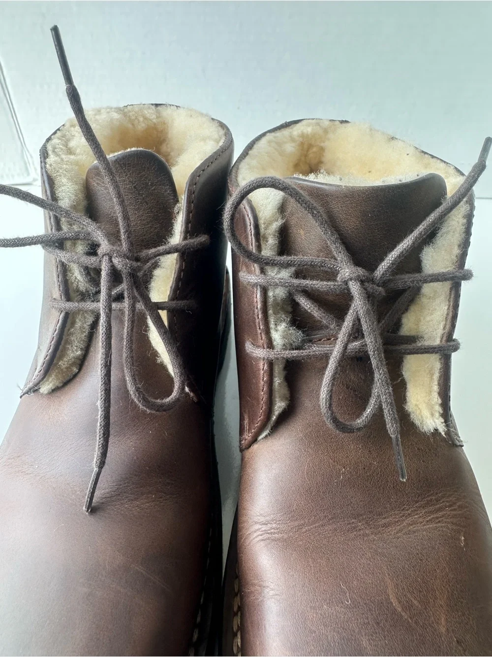 UGG Men's Brown Leather Chukka Boots with Lug Sole Size 9